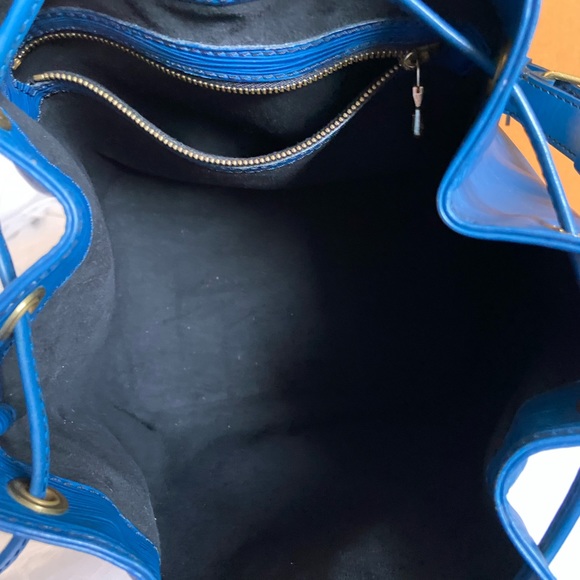 Authentic Louis Vuitton Epi Bucket - Picture 10 of 16